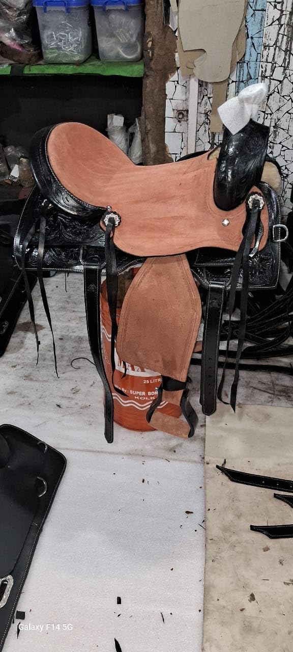 Argentina Cow Leather Saddle Set with Headstall, Reins & Breastplate U7518