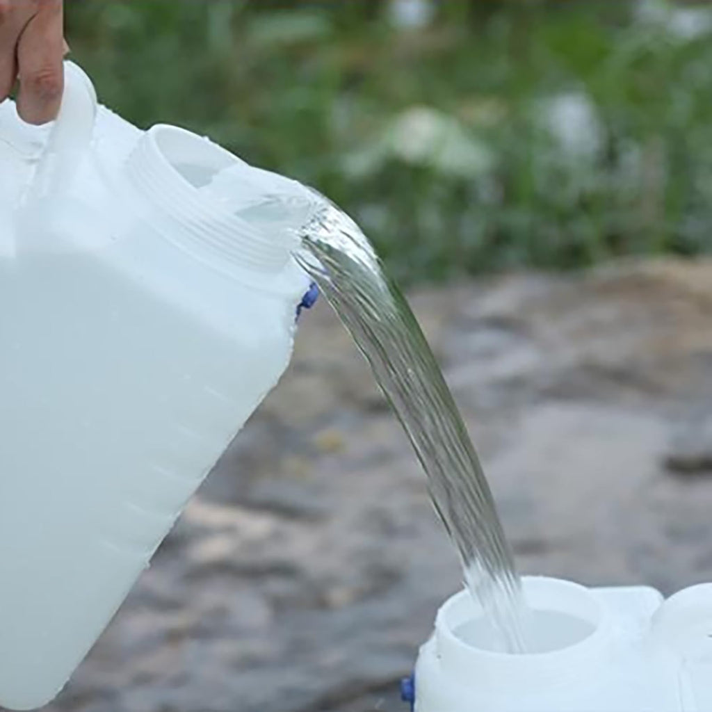 2 Gallons Clear Water Container with Spigot and Handle F84040